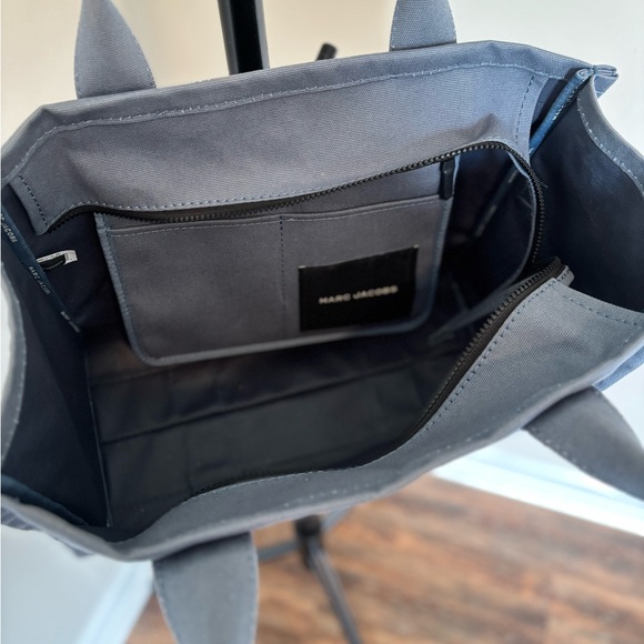 Marc Jacobs | Large Tote - Picture 10 of 11